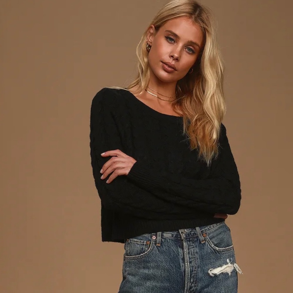 Black cropped Lulu’s sweater - Picture 2 of 5